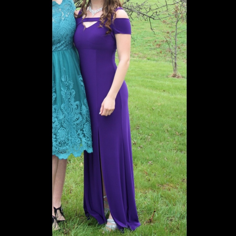 Gorgeous prom and formal dress! Super comfy!